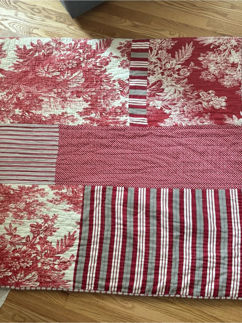 Pottery Barn Red Matine Toile Patchwork King Quilt